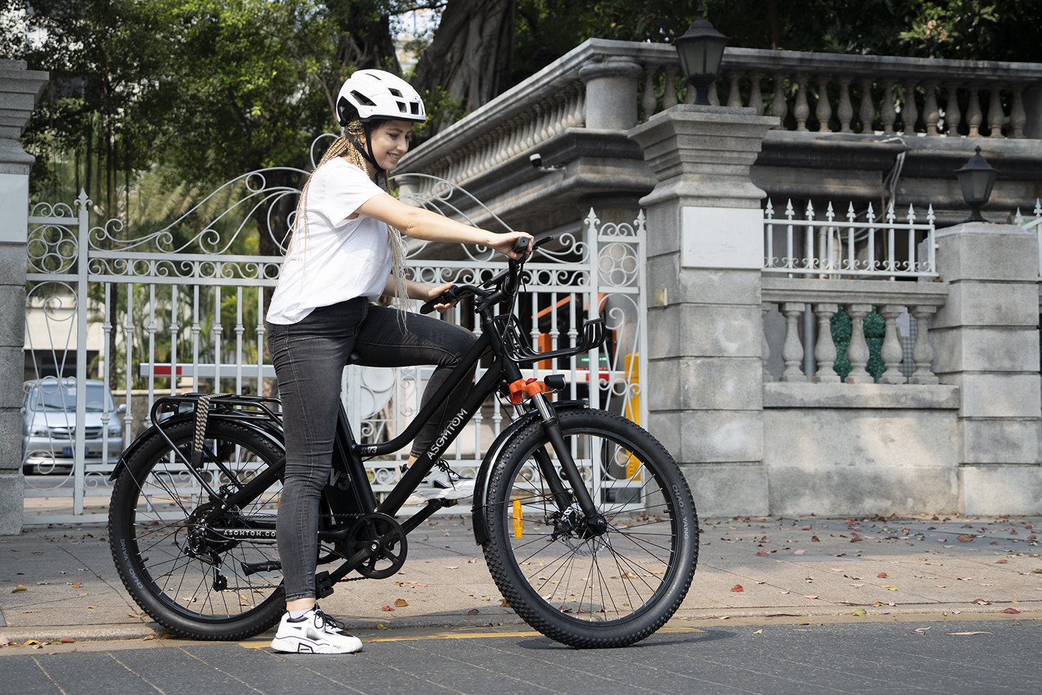 The difference between a pedalless electric bike and a Regular